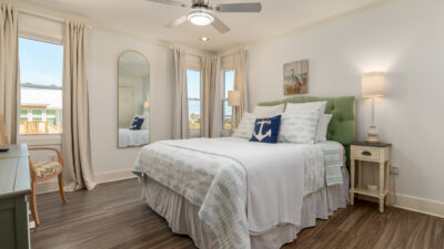 012 NE Queen Bed Bedroom Feelin' Salty Dauphin Island Beach Rentals