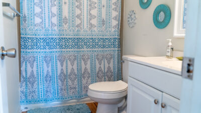 Sea View Cottage Common Bathroom