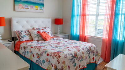 Sea View Cottage NE Queen Bedroom with Beach View