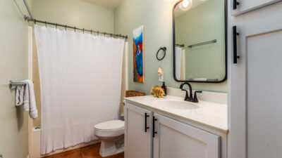 024 Grandma's Condo Common Bathroom with Shower-Tub Storage